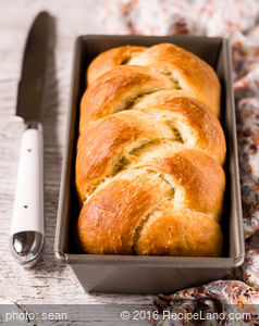 Massa Sovada (Portuguese Sweet Bread)