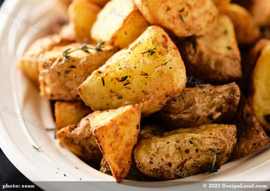 Air-fryer Crispy Thyme Roasted Potatoes