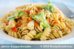 Easy Cheddar Pasta and Vegetables