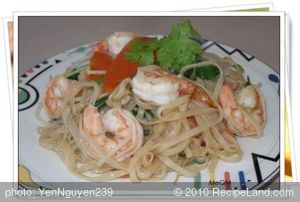 Stir-fry Shrimp, Vegetables with Noodles