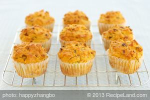 Cheddar-Onion Corn Muffins