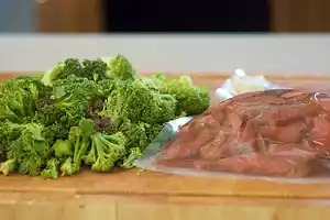 15 Minute Broccoli Beef (Easy)