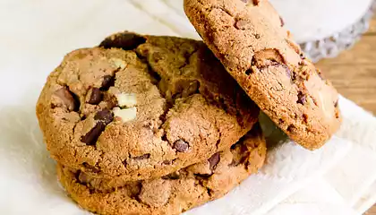 Easy and Yummy Chocolate Chip Cookies