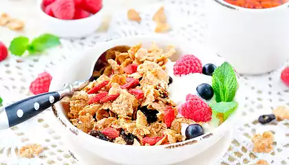 Granola with Fresh Fruit