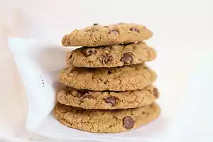 Chocolate Chip Oatmeal Cookies