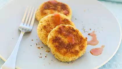 Cheddar Salmon Cakes